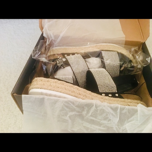 Bedazzled sandals - Picture 2 of 2